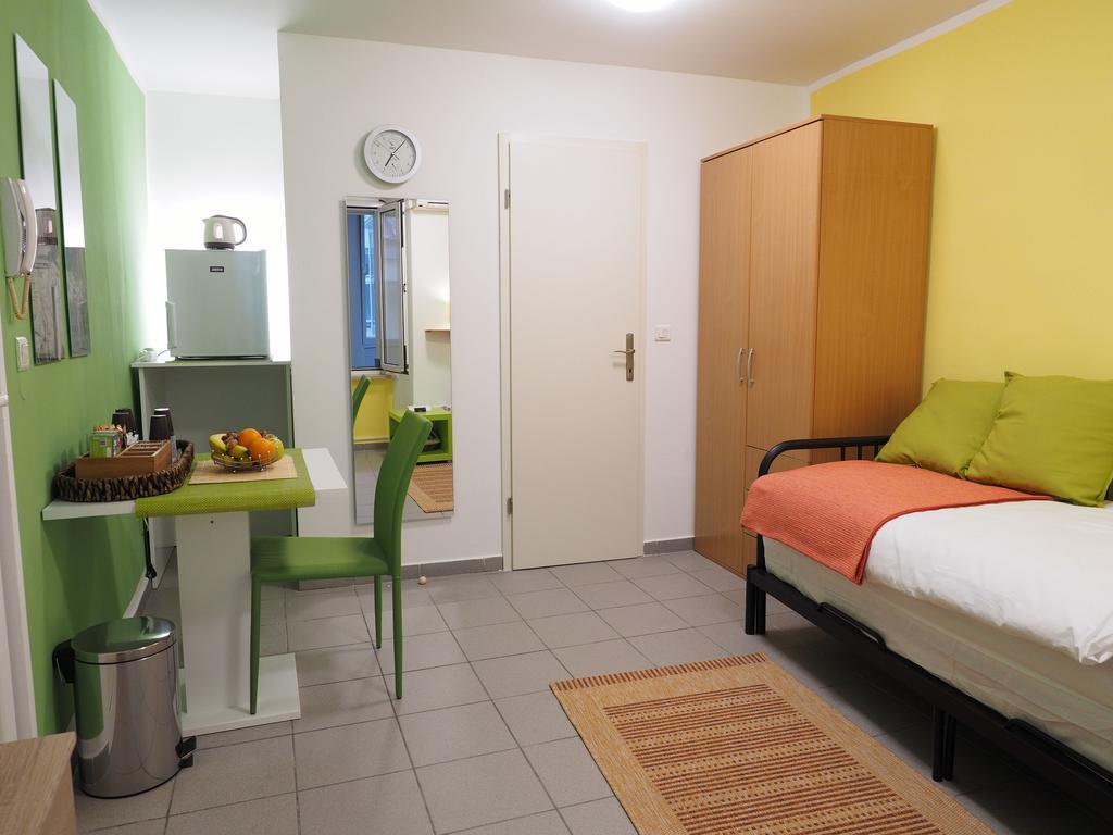 Korzo Room Laura Rijeka Exterior photo