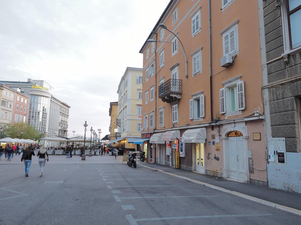 Korzo Room Laura Rijeka Exterior photo